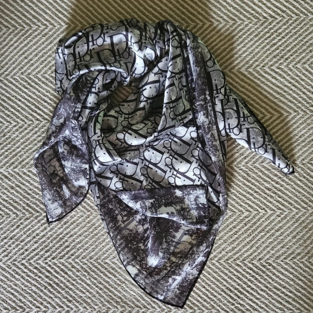 Dior Two-sided Silk Scarf - Picture 4 of 4